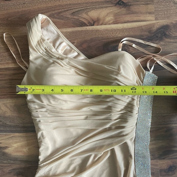 BNWT La Femme one shoulder gown - Picture 7 of 11